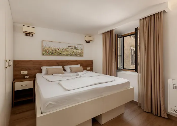 Apartment Amigo Old Town Kotor